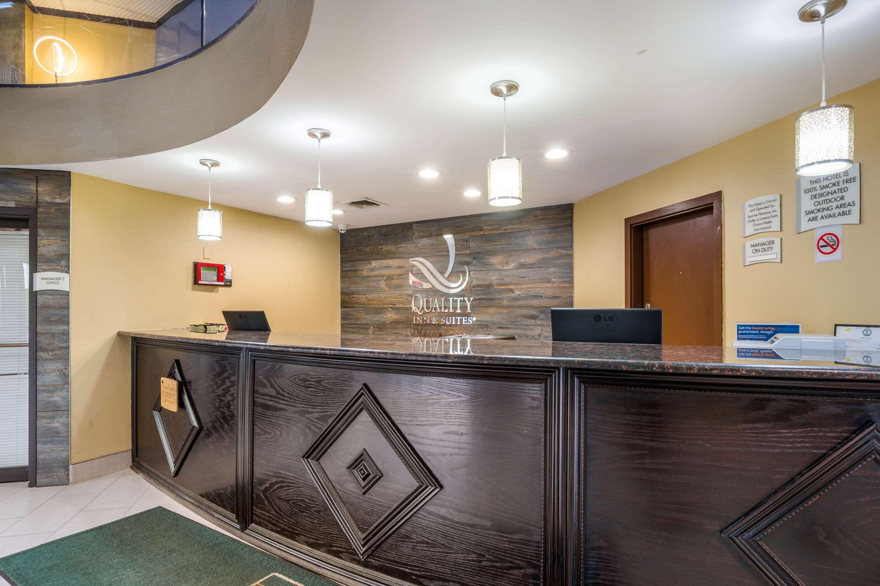 Quality Inn & Suites Florence - Cincinnati South Exterior foto