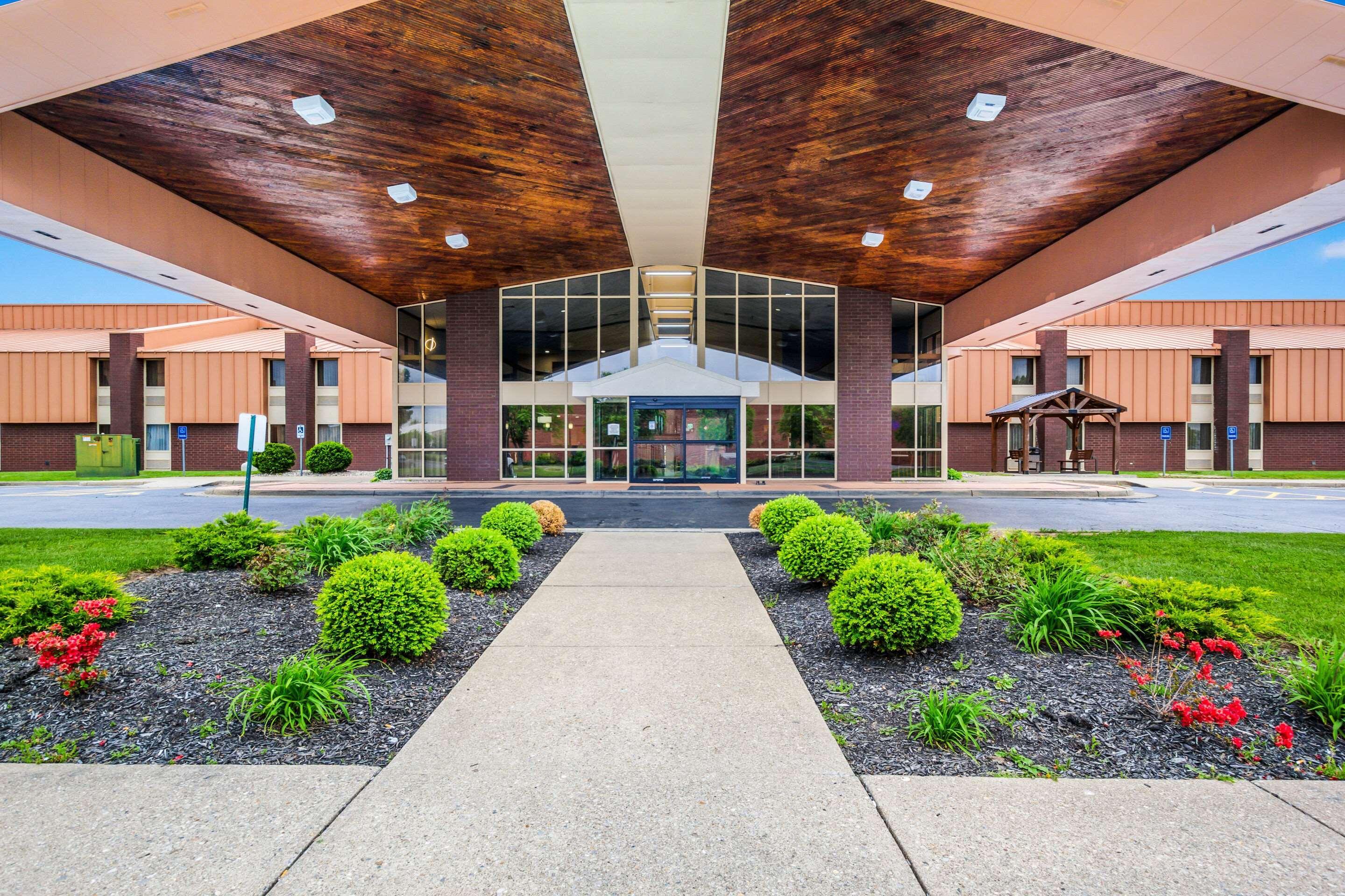 Quality Inn & Suites Florence - Cincinnati South Exterior foto