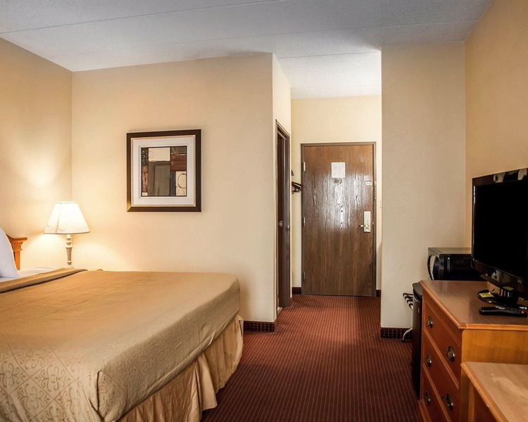 Quality Inn & Suites Florence - Cincinnati South Exterior foto